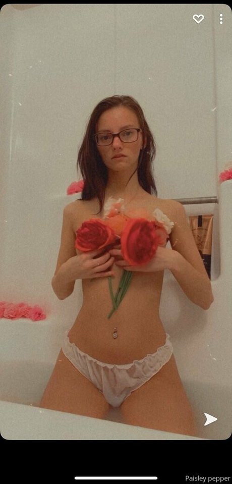 paisleypepper naked pornstar galleries