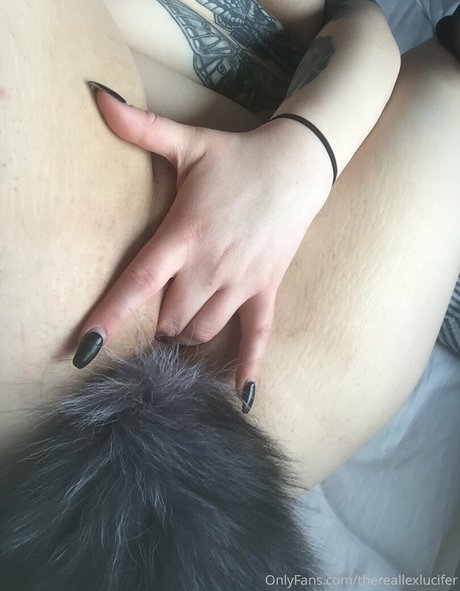 Satanslilslut6969 pretty model galleries