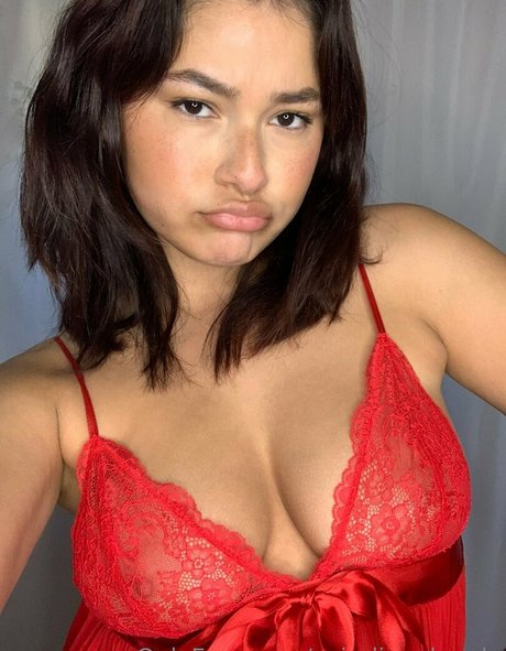 spiralingxlonely model nude img