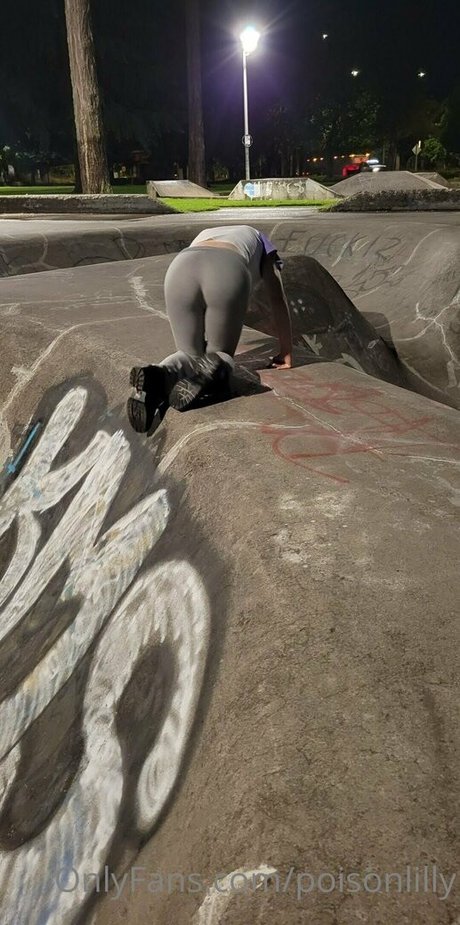 poisonlilly nudes actress picture