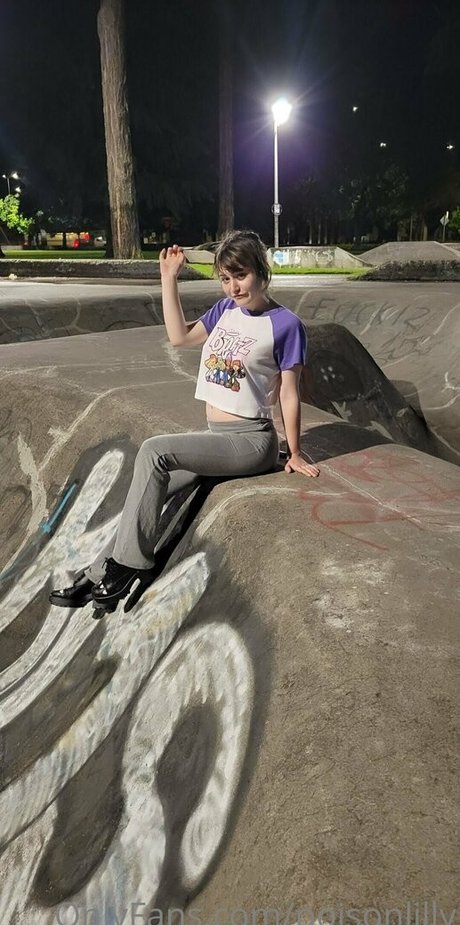 poisonlilly pornstar erotic image