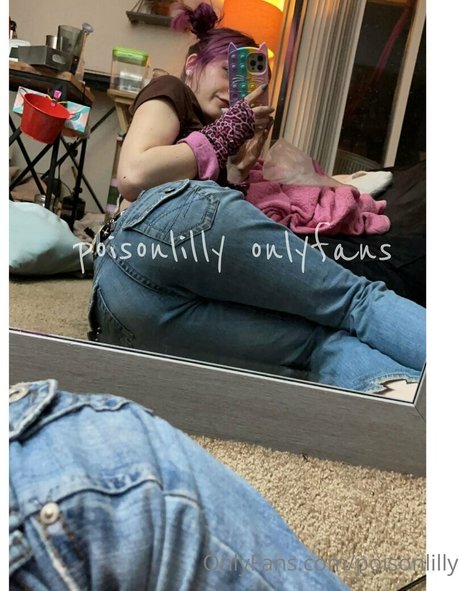 poisonlilly pornstar sex pictures