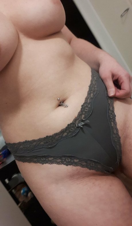 sarani sexy star pic