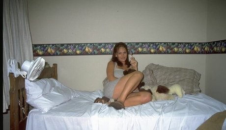 hairy pregnant onlyfans adult image