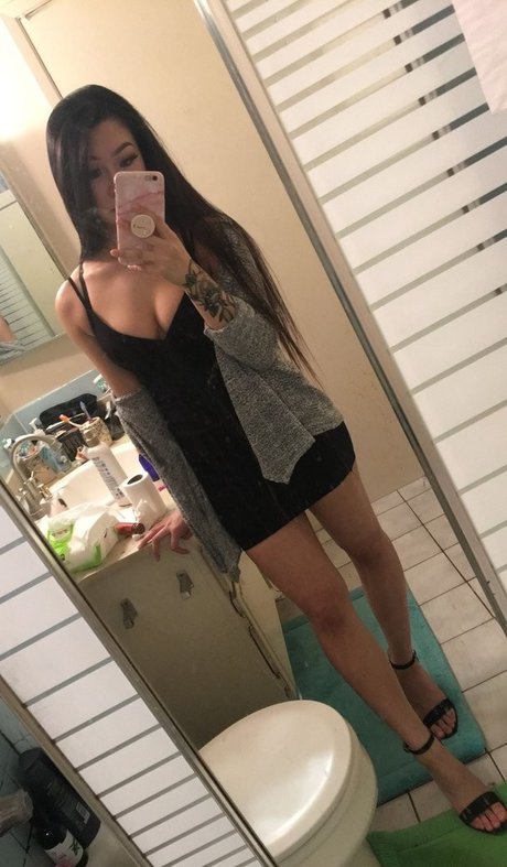 Olivia Ichika nude pornstar picture