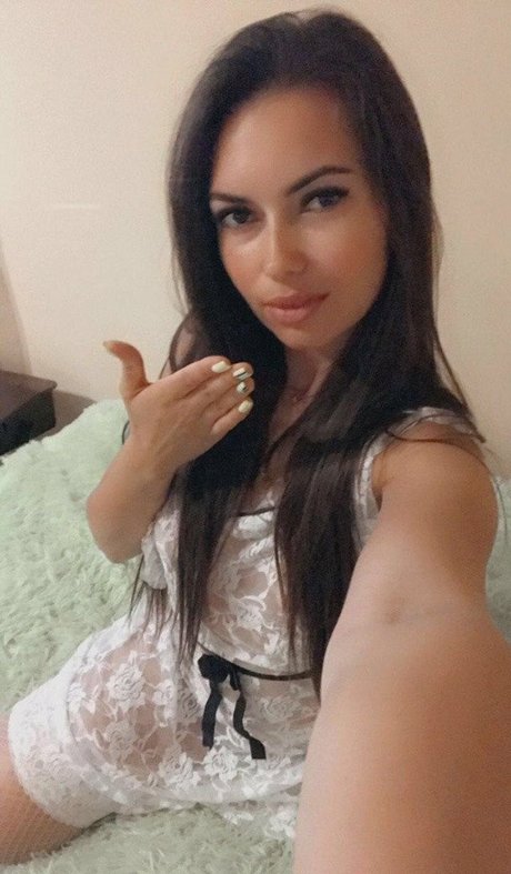 TatiLover model porn image