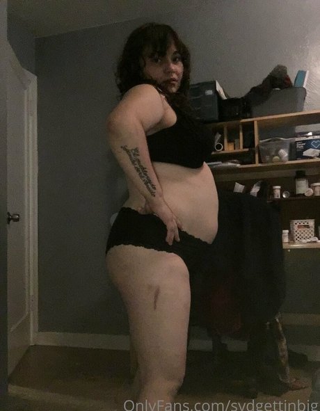 sydgettinbig sexy model gallery