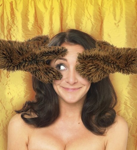 Lucy Porter best model pic