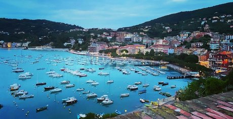 lesbian fingering onlyfans nudes image