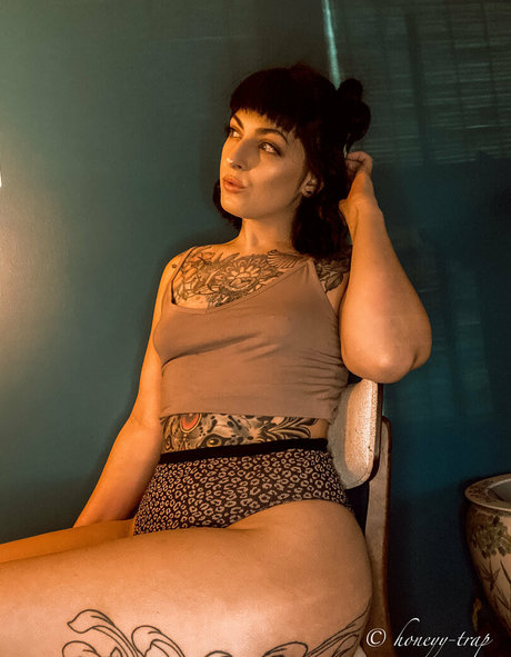 honey trap xxx star photo