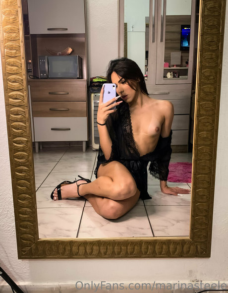 Marina Steele star erotic pic