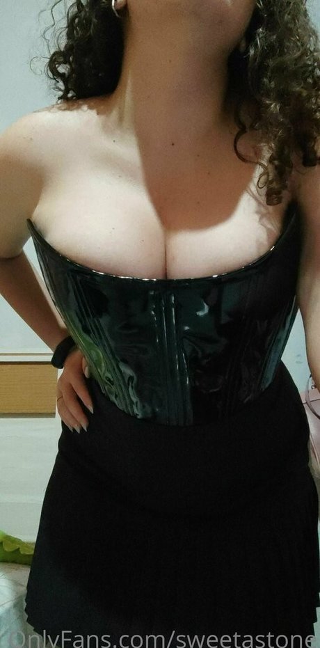 asian girlfriend onlyfans sexy image