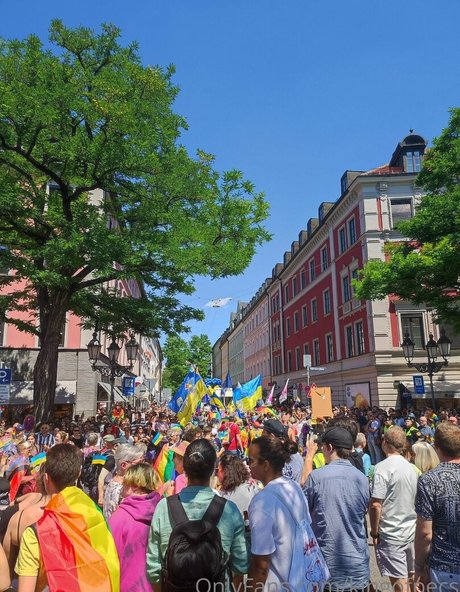 kingofpecs star naked gallery