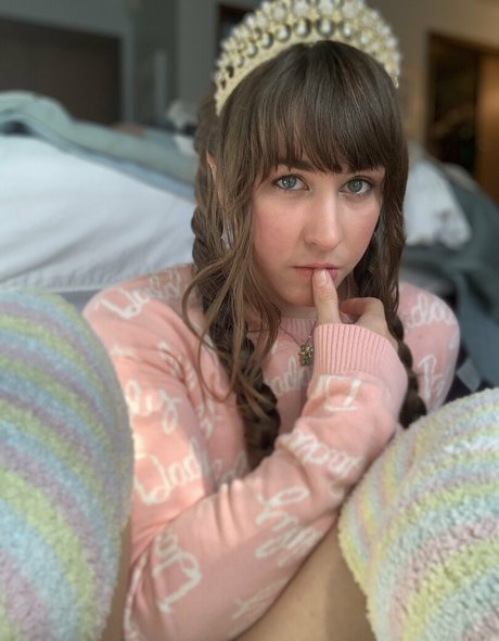 NSFWLeia pornographic model pics