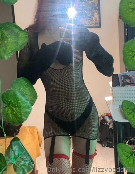 lizzybaddi69 hot model photo