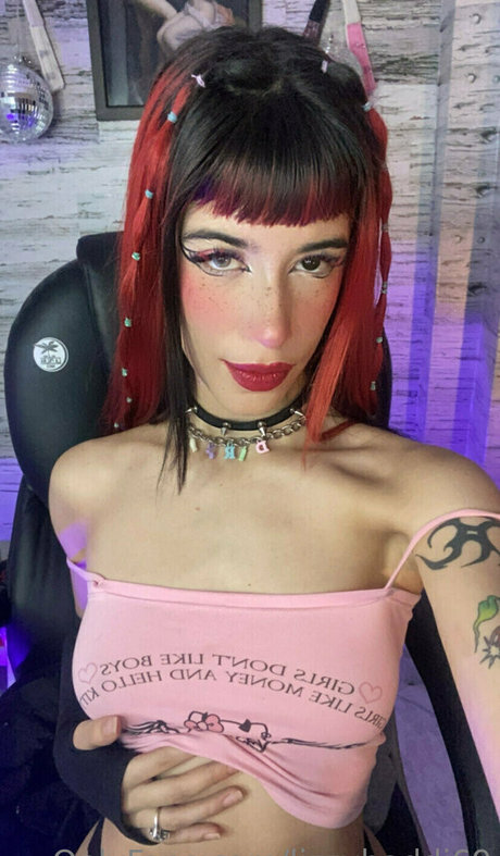 lizzybaddi69 model xxx pictures