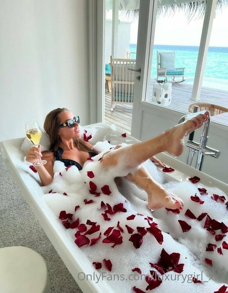 Kristina Sweet pornstar sexy pics