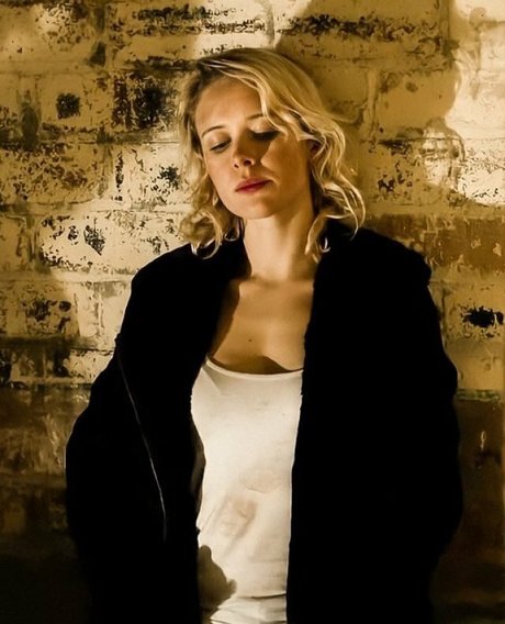 Amelia Eve model perfect pictures