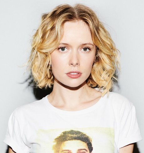 Amelia Eve star beautiful archive