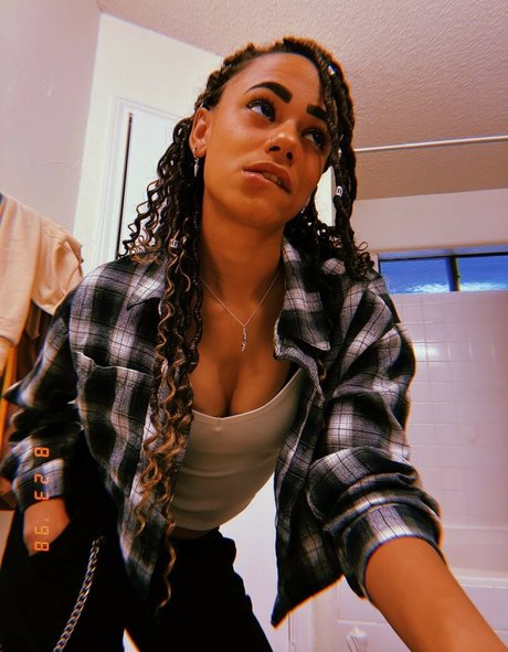 thick latina milf onlyfans free nude pictures