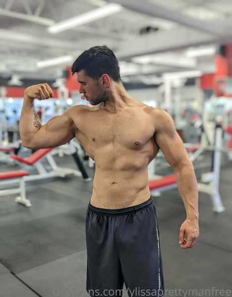 ylissaprettymanfree star hot pictures