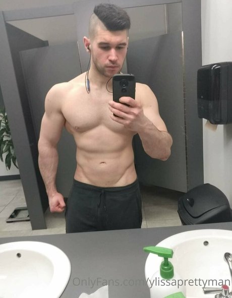 ylissaprettymanfree pornstar hot photo