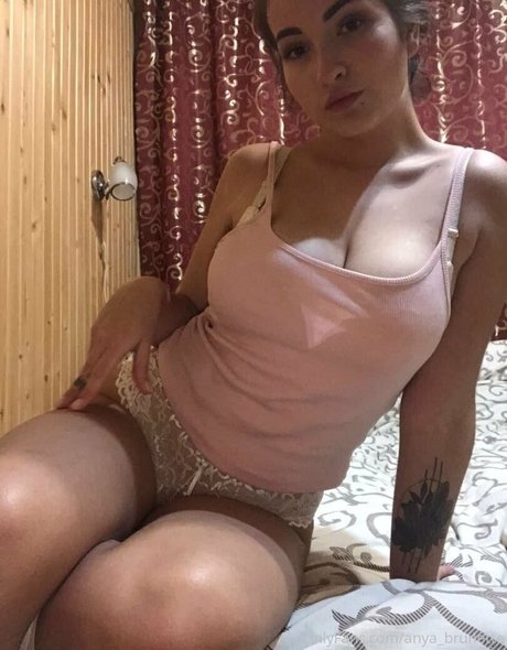 anyabrunette erotic actress img