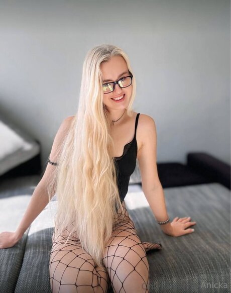 aniicka beautiful model pic