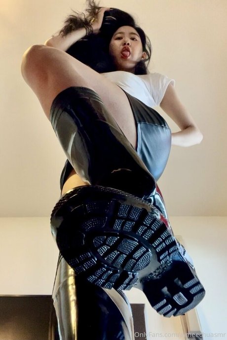 aimeechuasmr model top image