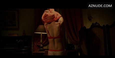 Lilly Fleur Pointeaux model nude pic