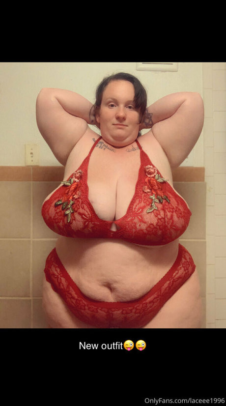 laceee1996 naked model pics