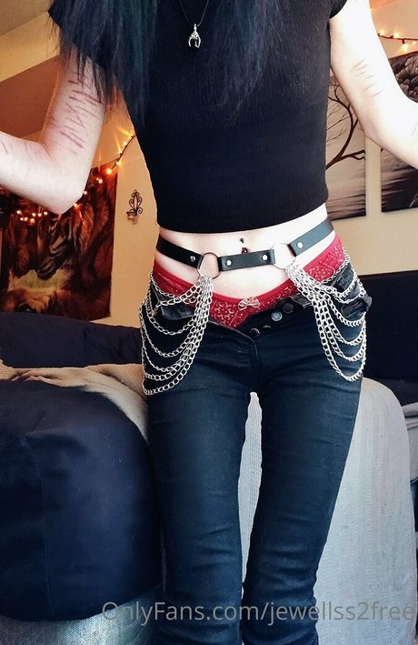 jewellss2free erotic star pics