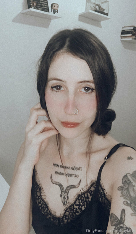 lindsaykitty nice model pic