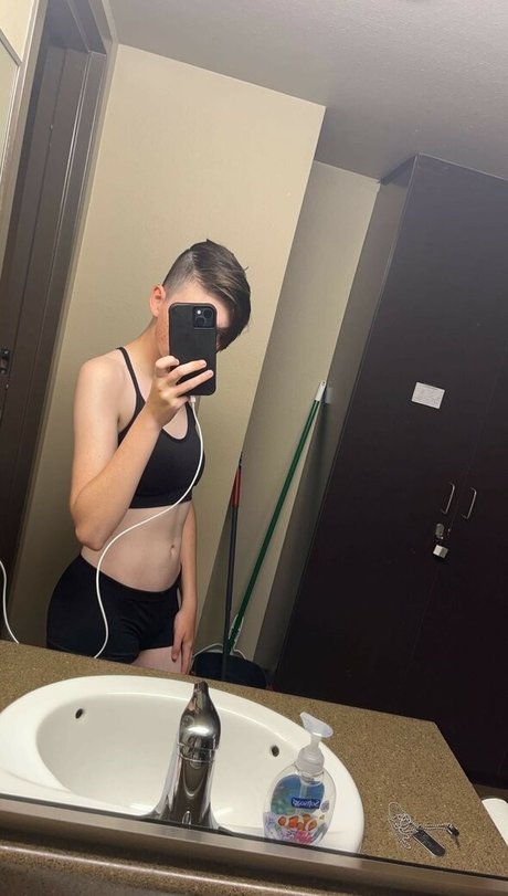 young onlyfans hot sex pictures