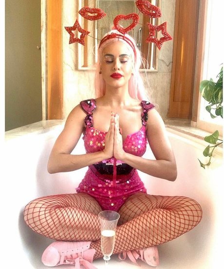 Leticia Lima pretty pornstar pics