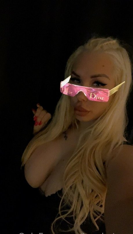 Kyra Hot pornstar nice pics