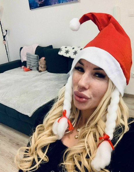 Kyra Hot star exclusive photo