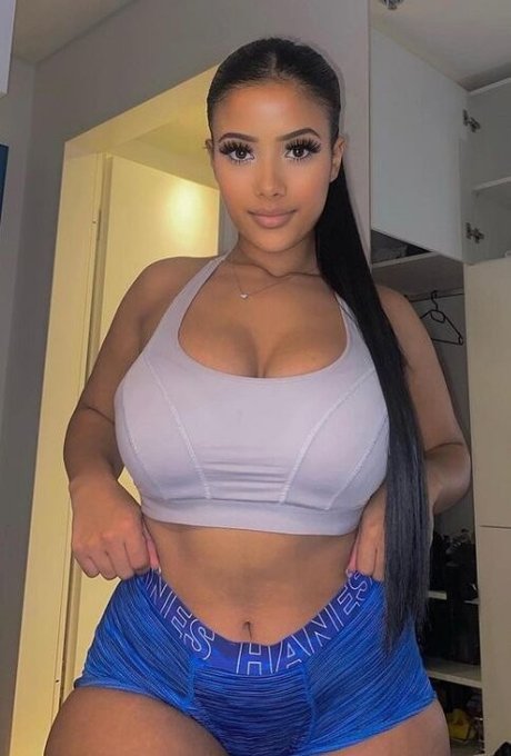 viyalyn exclusive actress pictures