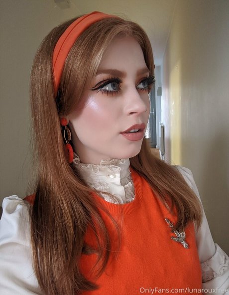 lunarouxfree sexy actress galleries