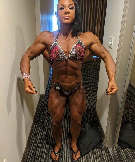 tiny onlyfans nudes picture