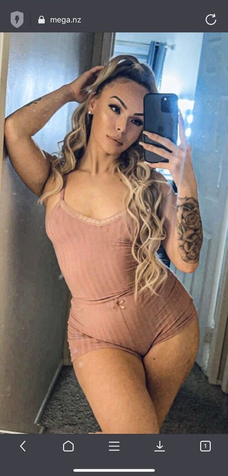 Krissy Mechelle star top pics