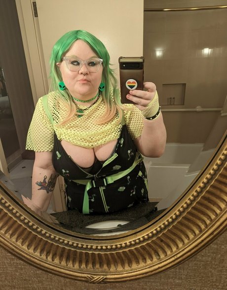 trixxxiecake pornographic model pictures