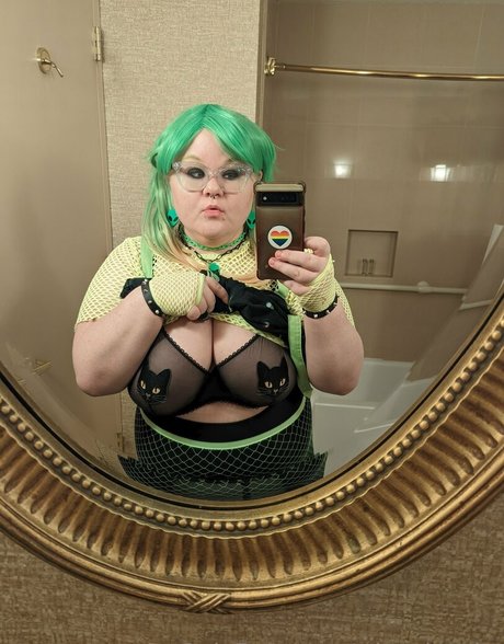 trixxxiecake hot model gallery