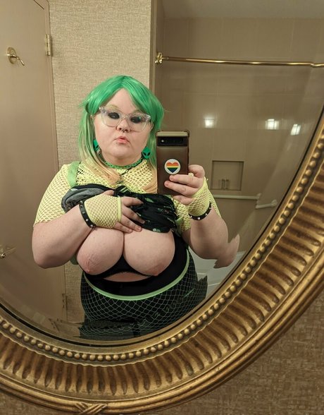 trixxxiecake free actress pictures