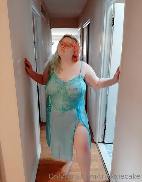 trixxxiecake pornstar naked photo