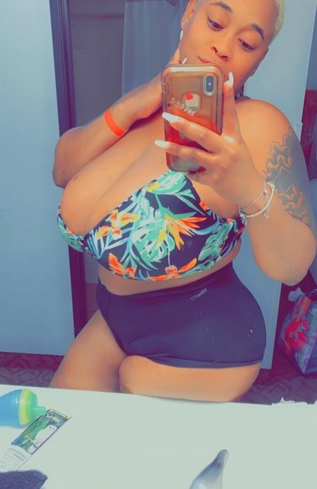 ChellMzDonald star exclusive img