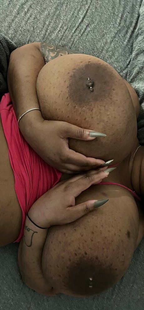 ChellMzDonald star hot picture