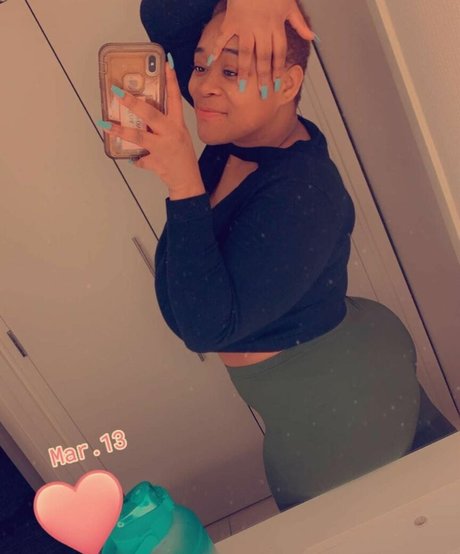 ChellMzDonald model hd photos