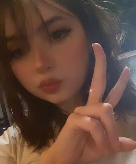 kupokissesfree model top images