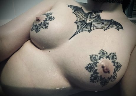 diilestrange pornographic actress pictures